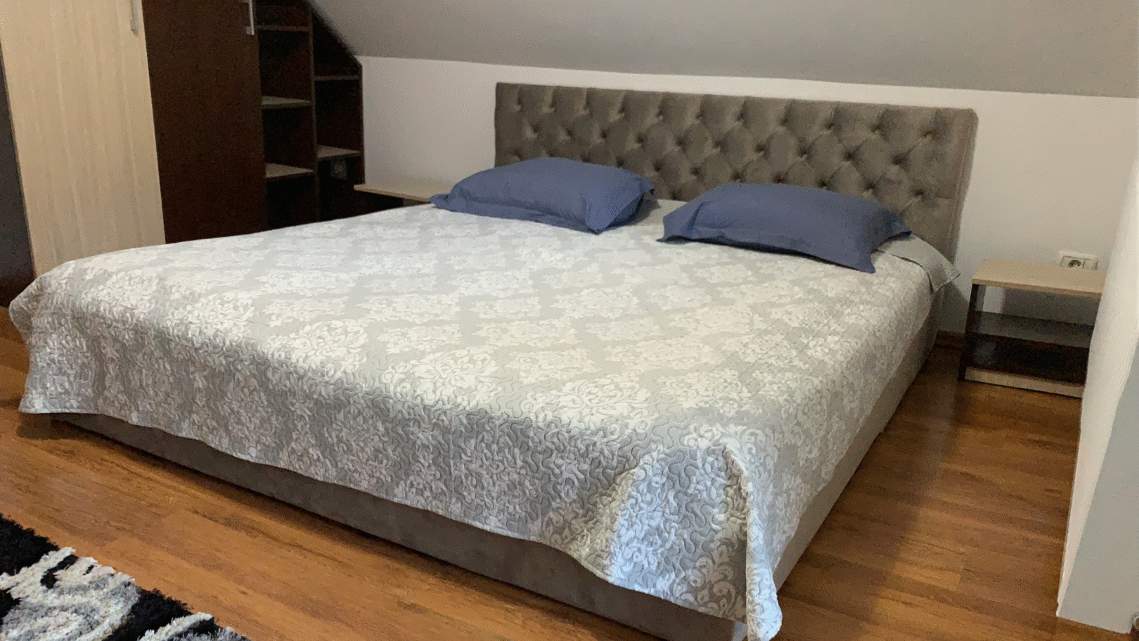 Cameră matrimonială la mansardă